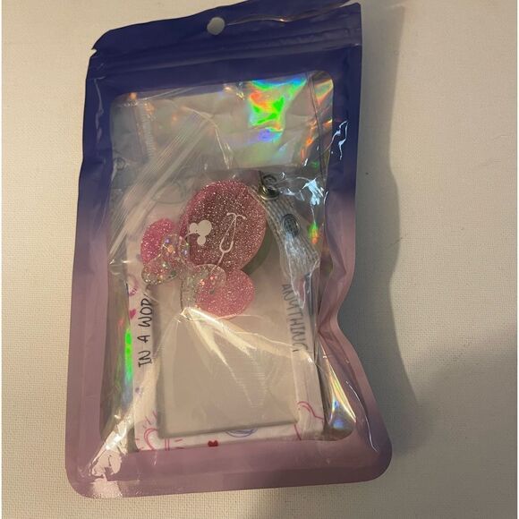 Minnie Mouse Nurse Badge Reel and Holder NWT - Picture 8 of 9